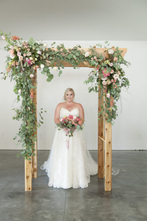 bride-ceremony-arch